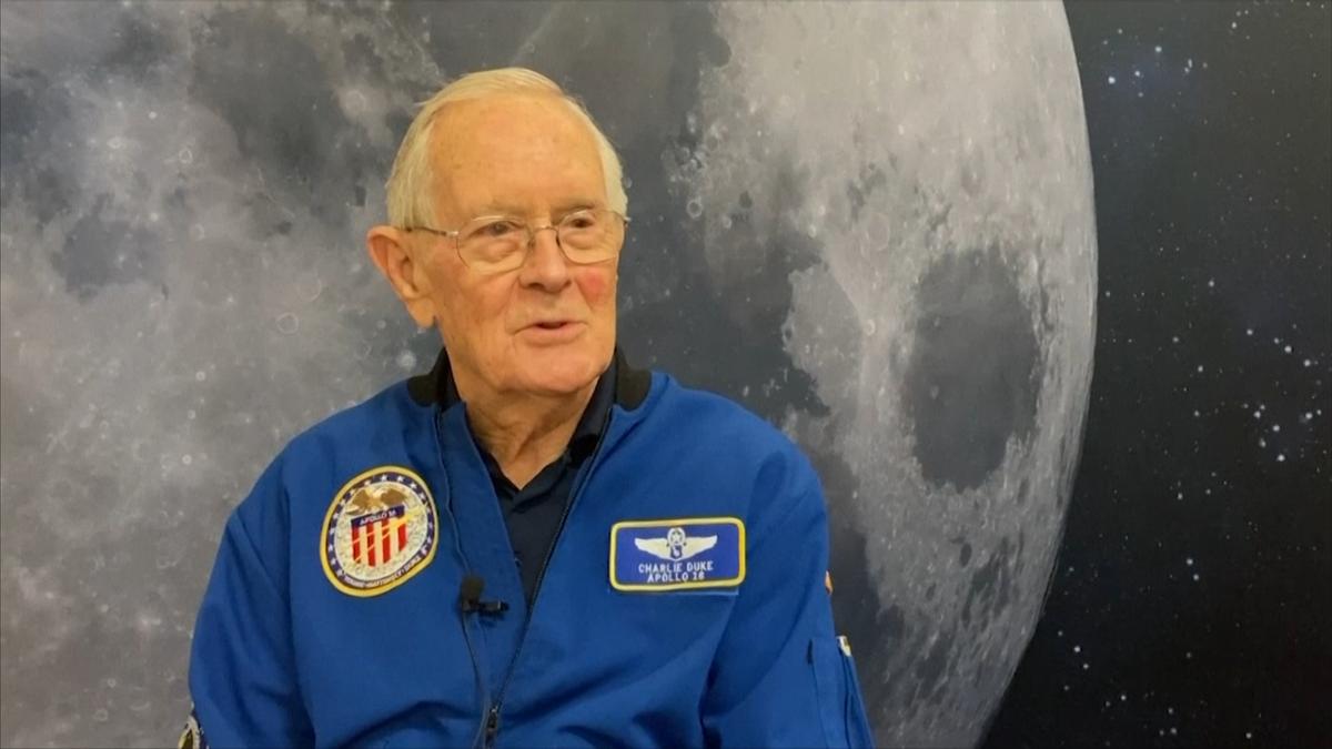 Charlie Duke talking at a museum exhibit in Huntsville, Ala., on April 20, 2022, in a still from a video. (AP/Screenshot via The Epoch Times)