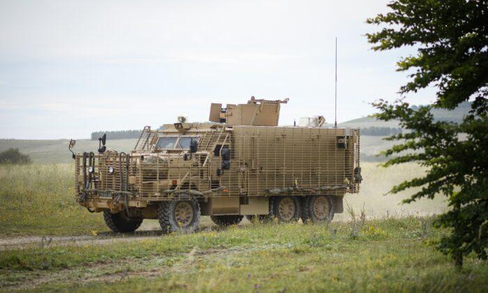 Ukrainian Troops Training in UK to Use British Armoured Vehicles