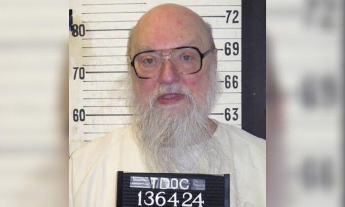 Tennessee Governor Temporarily Delays Execution of Convicted Killer Due to ‘Oversight’