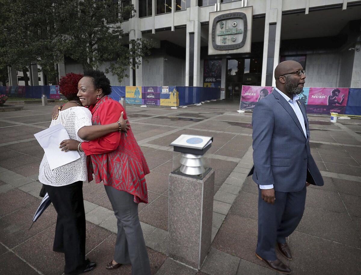 Mayoral contenders Pamela Moses (2nd L) and Lemichael Wilson attend a May Day Rally outside City Hall in Memphis, Tenn., on May 1, 2019. (Jim Weber/Daily Memphian via AP)