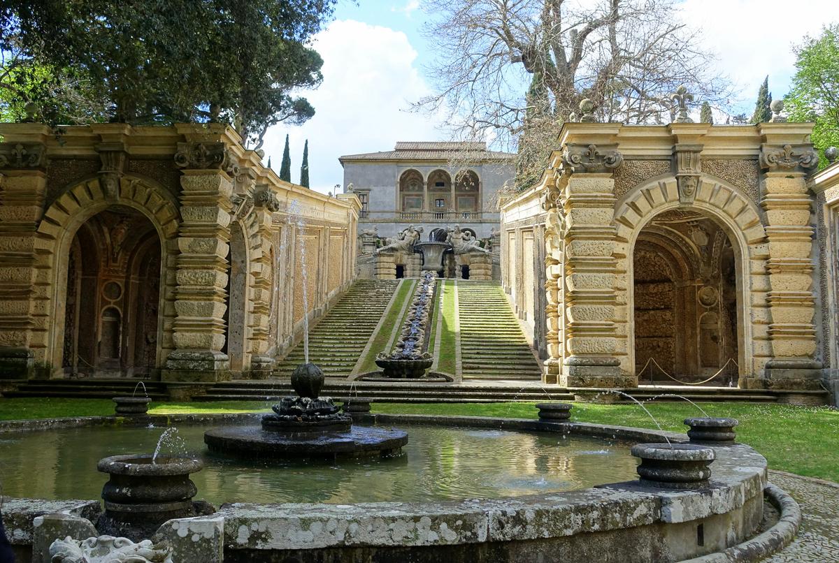 Deep in the gardens, the Fountain of the Lilly lies at the bottom of the “water-staircase,” over which water flows to a stone basin. (Daderot/CC BY-SA 1.0)