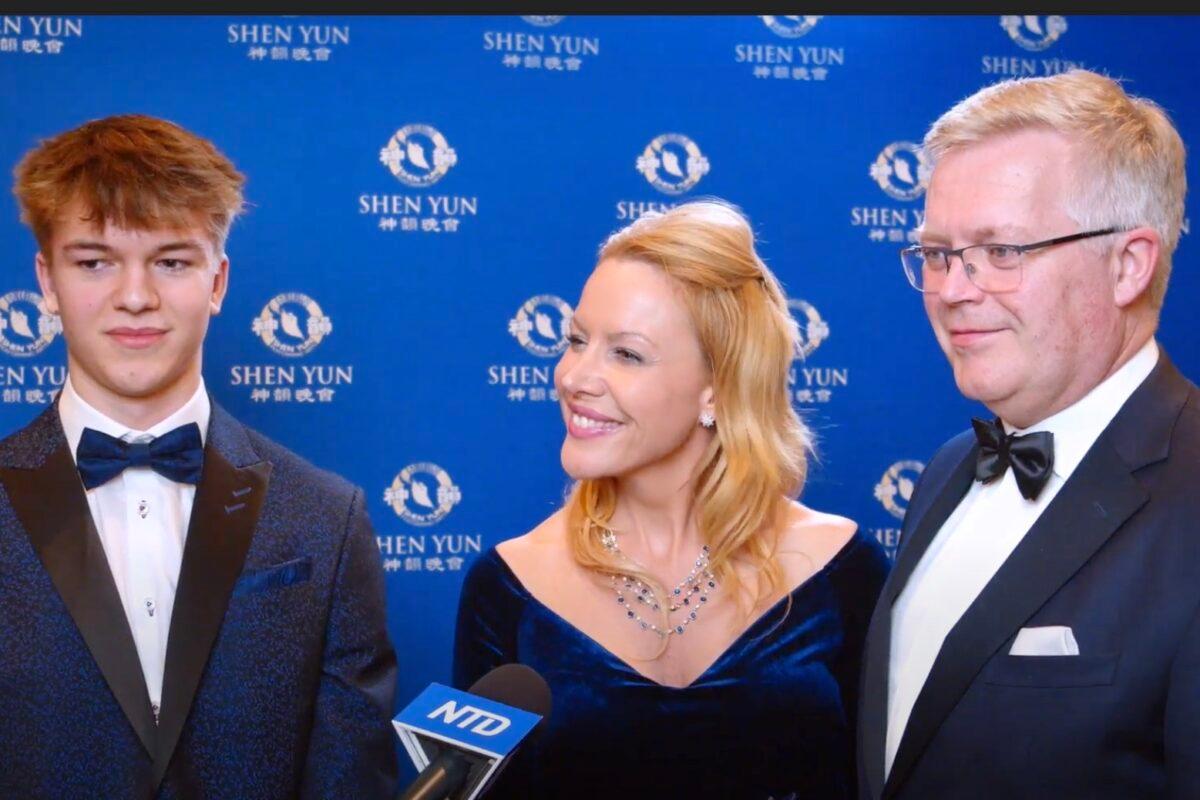 Braven Blackwell (R), Jamie Linn (C), and Orian at the Shen Yun Performing Arts performance at the Northern Alberta Jubilee Auditorium in Edmonton on April 24, 2022. (NTD)