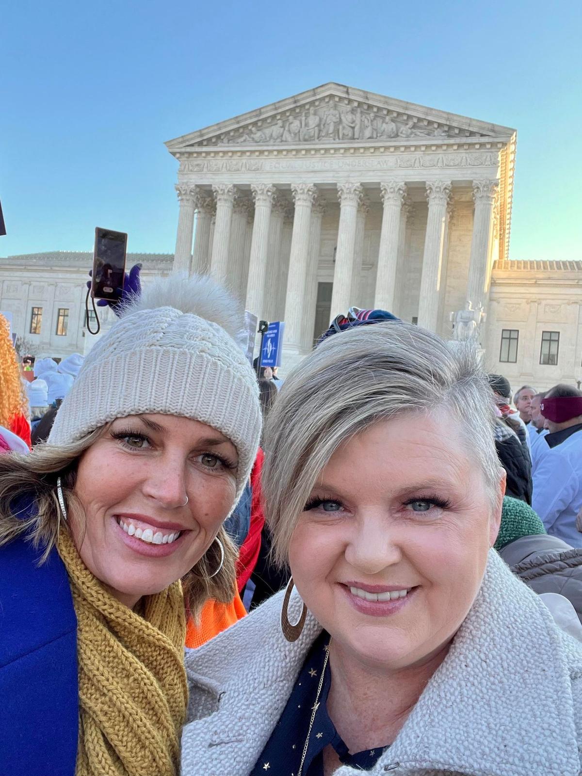 Kelly Lester (L) with ProLove Ministries’ Executive Director, Pam Whitehead, in a rally in front of the U.S. Supreme Court. (Courtesy of <a href="https://www.facebook.com/kellylesterforlife">Kelly Lester</a>)