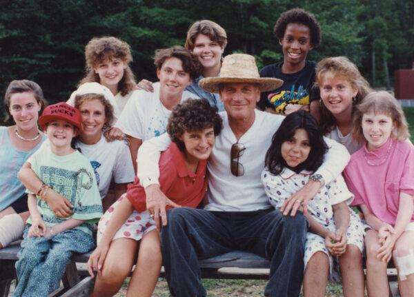 Paul Newman and kids from<br/>the SeriousFun Children’s Network. (SeriousFun Children's Network)