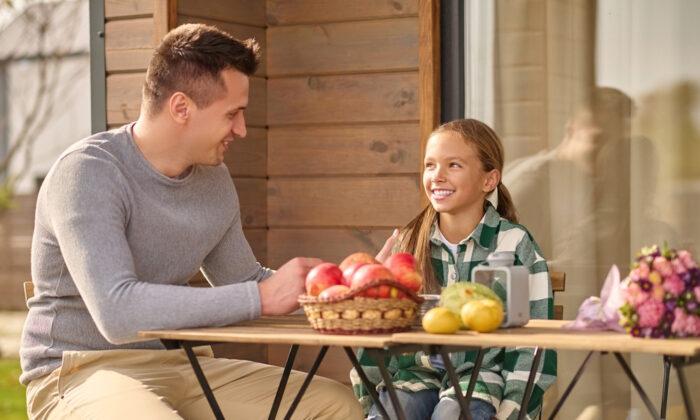 Table Talk: 6 Ways to Inspire Delightful Family Dinner Conversations