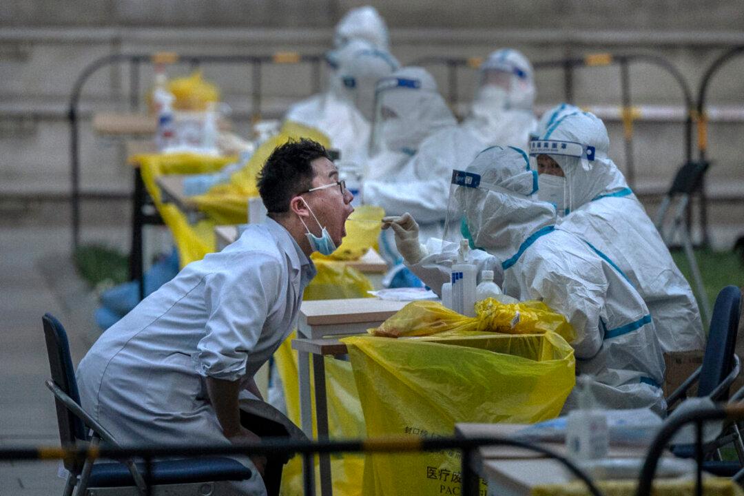 Residents in Beijing Hoard Food, Fear Prolonged Lockdown Amid Mass Testing