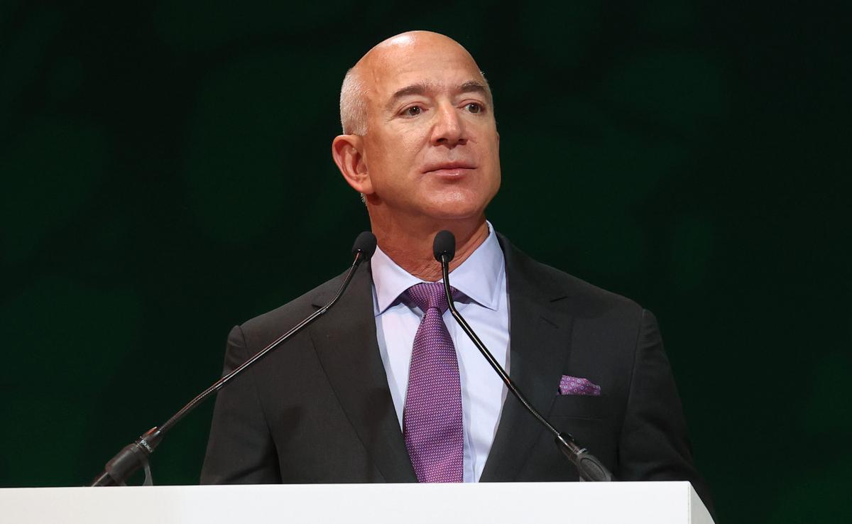 Jeff Bezos Raises Concerns About China’s Clout Over Twitter After Musk’s Takeover