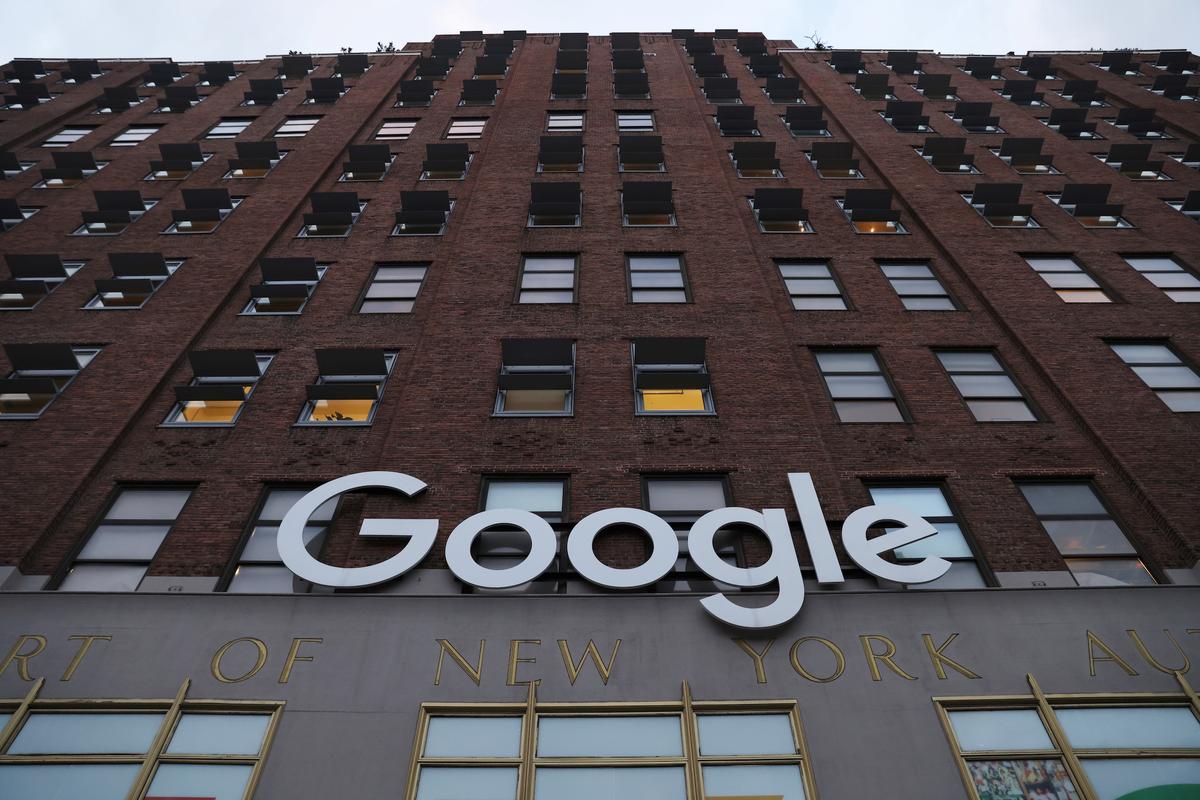 Alphabet Misses on Revenue as YouTube Ad Business Slowed by Ukraine War