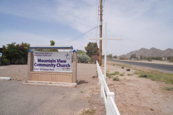 Jim and Alice Shoaf started the Maricopa Food Pantry at Mountain View Community Church in Maricopa, Ariz., about 20 years ago. (Allan Stein/The Epoch Times)