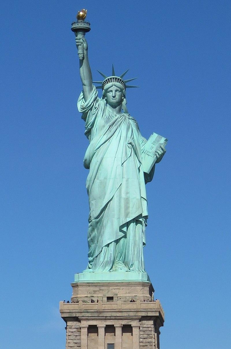 The Statue of Liberty, built in 1876, New York. (<a href="https://commons.wikimedia.org/wiki/File:Lady_Liberty_under_a_blue_sky_(cropped).jpg">Mcj1800</a>/CC BY-SA 4.0)