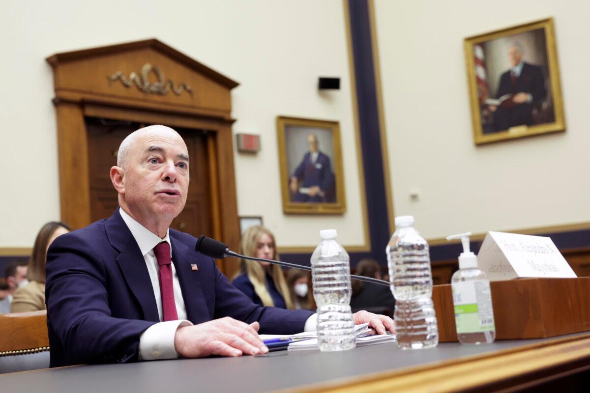 U.S. Homeland Security Secretary Alejandro Mayorkas testifies before the House Judicary Committee at the Rayburn House Office Building in Washington, on April 28, 2022. (Kevin Dietsch/Getty Images)