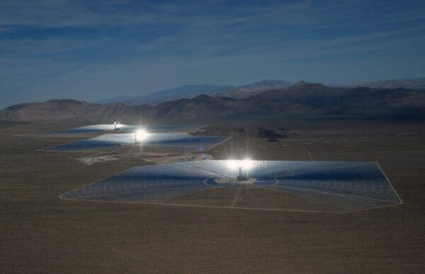  The Ivanpah Solar Electric Generating System in the Mojave Desert in California, near Primm, Nev., on Feb. 20, 2014. (Ethan Miller/Getty Images)