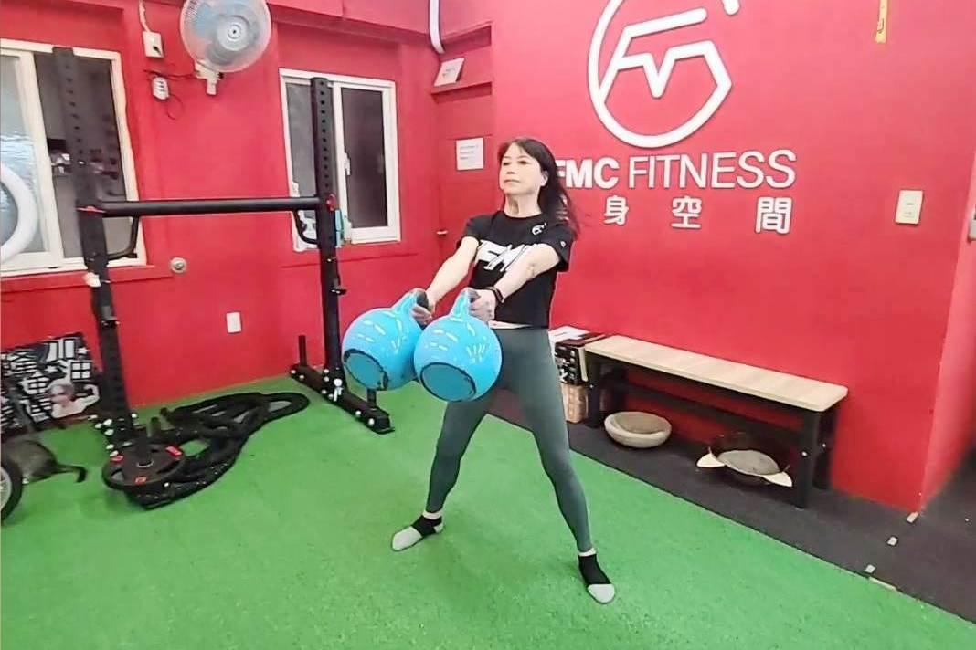 Jung-Hua Chen exercises in the gym. (Courtesy of by Daniel, founder of FMC Fitness Space)