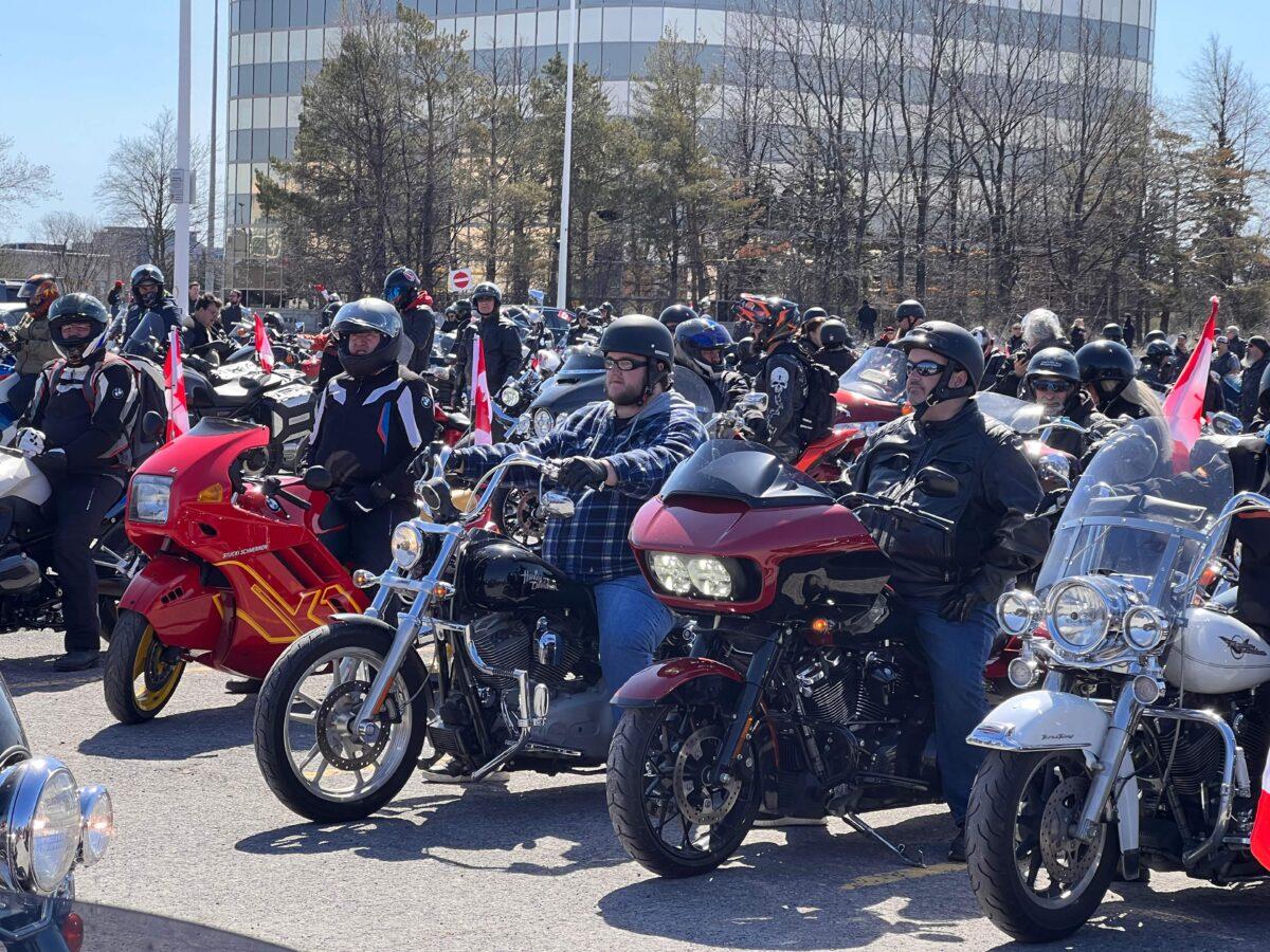 Rolling Thunder bike convoy at the parking lot of St. Laurent Shopping Centre in Ottawa on April 30, 2022 (Annie Wu/The Epoch Times)