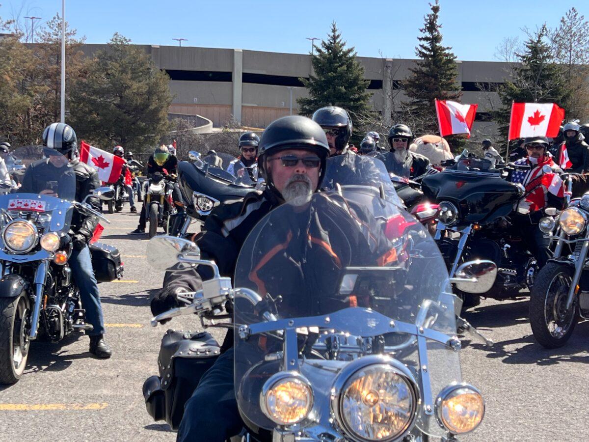 Rolling Thunder bike convoy at the parking lot of St. Laurent Shopping Centre in Ottawa on the morning of April 30, 2022 (Annie Wu/The Epoch Times)