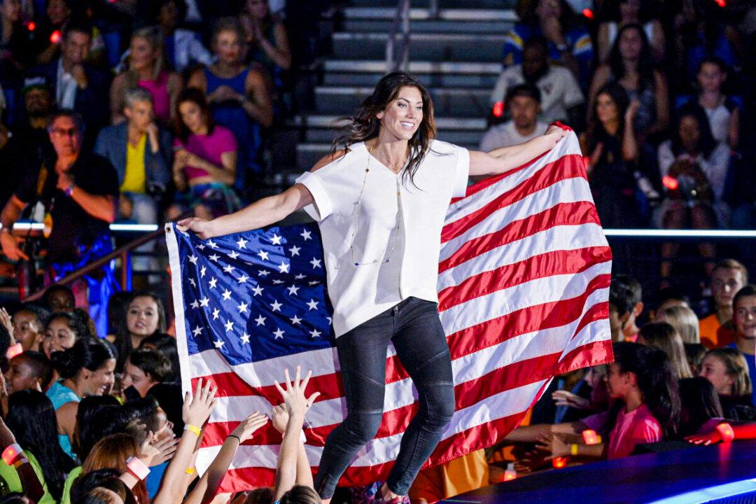 Former Goalkeeper Solo Enters Rehab, Asks for Hall of Fame Ceremony Delay