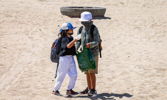 Students ‘Share Joy’ on Kids Ocean Day in Huntington Beach