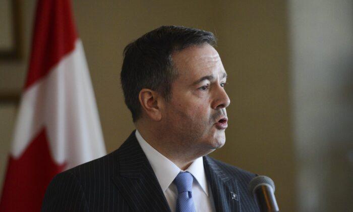 Kenney Upset With Feds Over Coutts Blockade, Texts Show