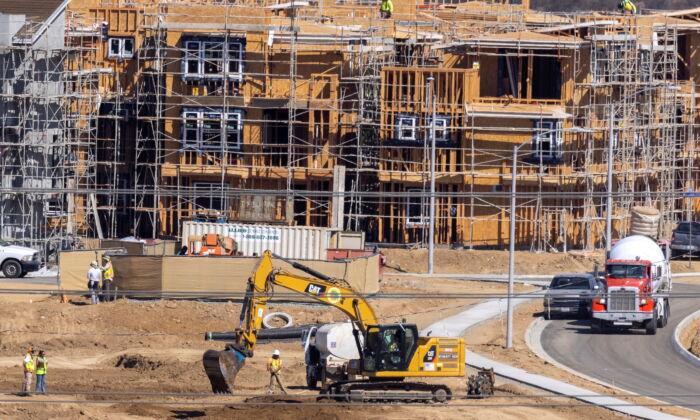 US Construction Spending Rises Less Than Expected in March
