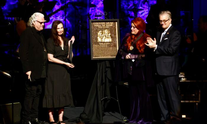 The Judds, Ray Charles Join the Country Music Hall of Fame