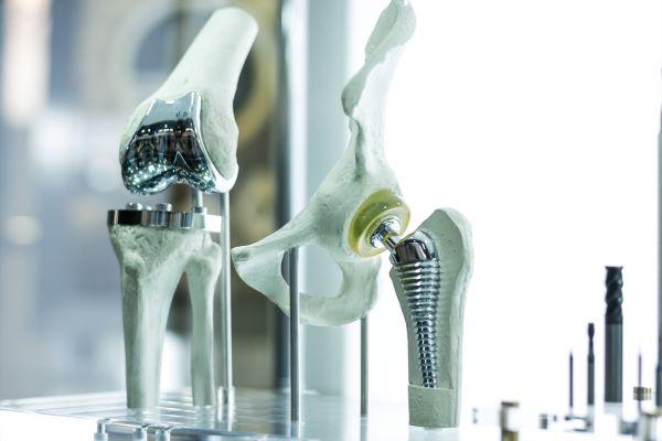 Australian Researchers Make Orthopaedic Implants Antimicrobial