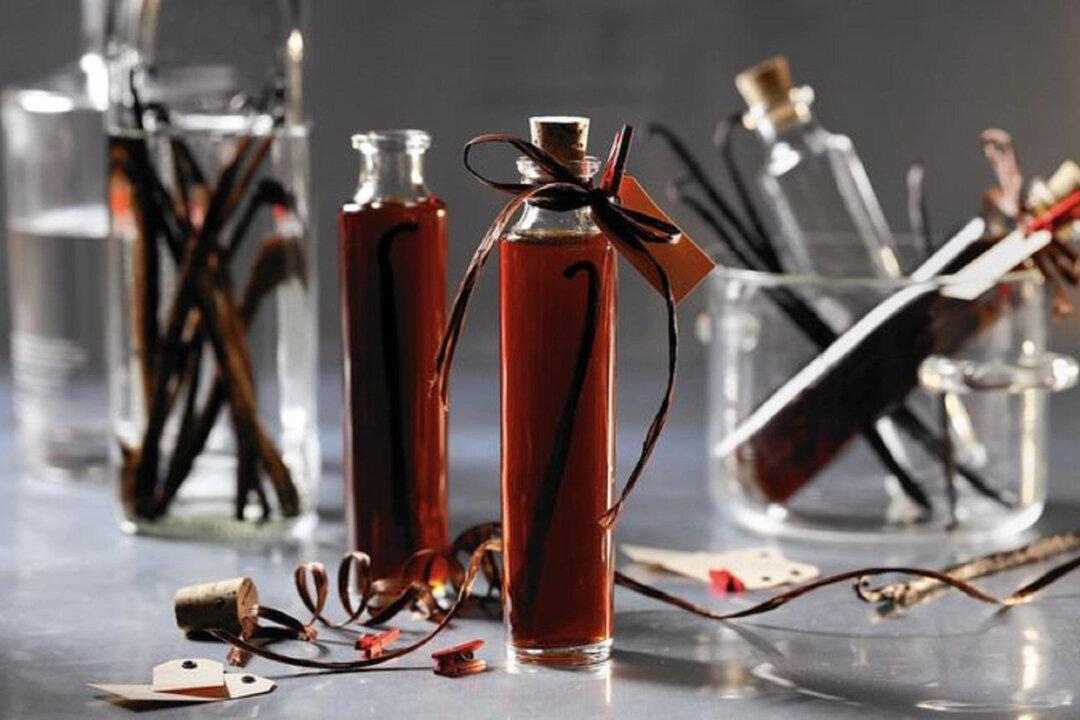 What Is Vanilla Extract Made Of?