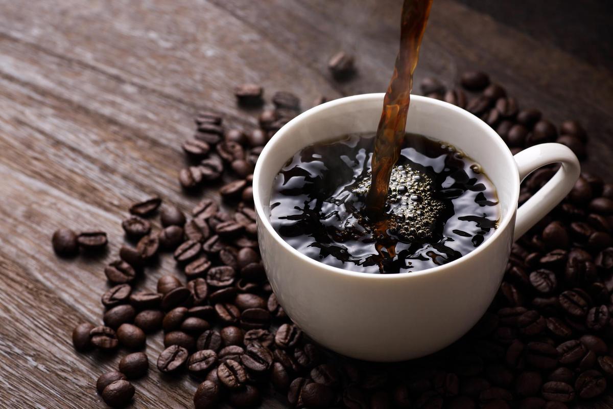Experts recommend stopping caffeine intake sometime between noon and 4 pm to get better sleep. (Shutterstock)