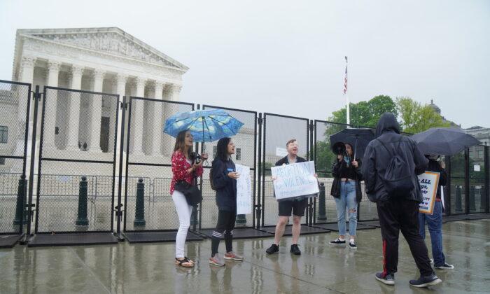 Rain Cools Protests Over Supreme Court Abortion Issue