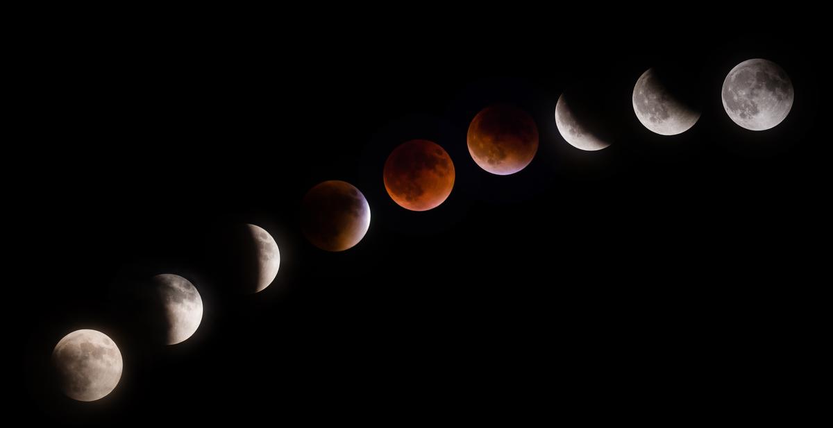Total super moon lunar eclipse, also known as a "blood moon," phases observed on Sept. 27, 2015, in the Texas sky. (Leena Robinson/Shutterstock)