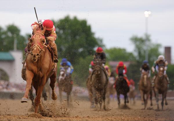 Rich Strike with Sonny Leon up wins the the 148th running of the Kentucky Derby at Churchill Downs in Louisville, Ky., on May 7, 2022. (Jamie Squire/Getty Images)