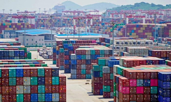 China’s Exports Growth Hits 2 Year-Low as COVID Curbs Hit Factories