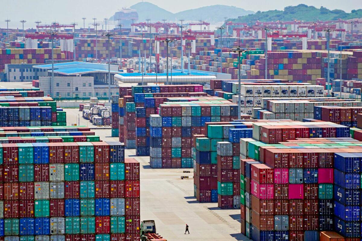 China's Exports Growth Hits 2 Year-Low as COVID Curbs Hit Factories