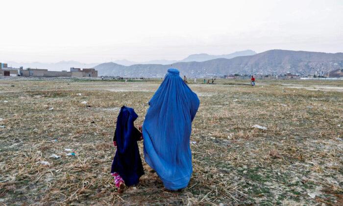 Taliban Orders Afghan Women to Cover Faces Again