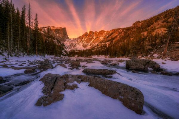 A winter dawn in Rocky Mountain National Park in Colorado. (Mengzhonghua Photography/Moment/GettyImages)