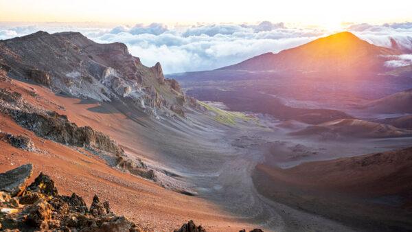 Sunrise over a dormant volcano at Haleakalā National Park in Haleakalā, Maui, Hawaii. (Gary Riegel/Shutterstock)