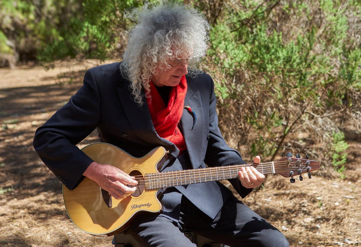 In Spanish Debut, Brian May Sings About ‘Another World’