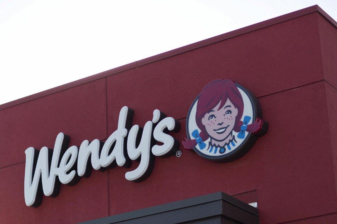 Wendy’s Misses US Same-Store Sales Estimates on Stiff Competition