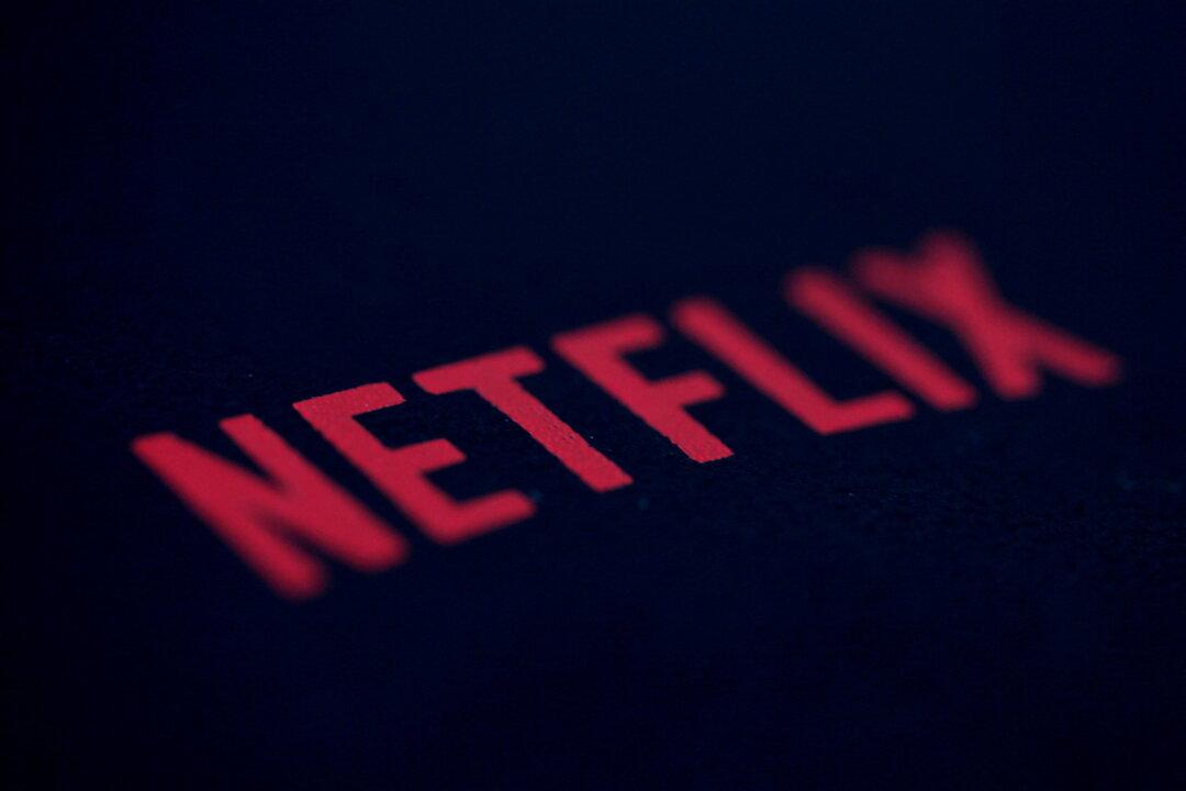 Netflix Shares Fall More Than 7 Percent After Data Shows Continued Losses of Long-Term Subscribers