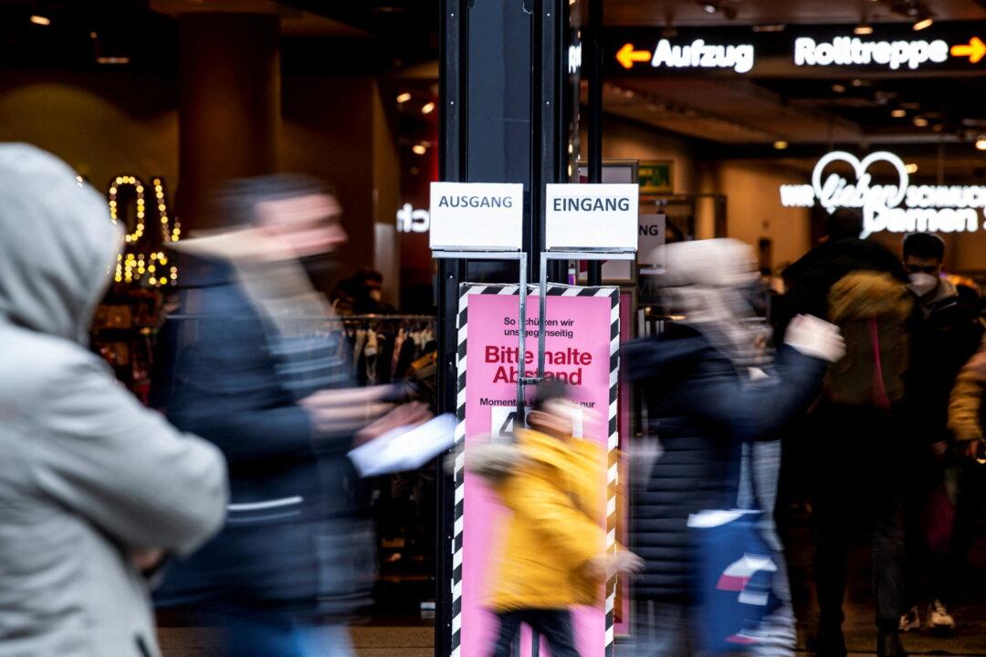 German Retail Sales Drop in April as Food Prices Bite