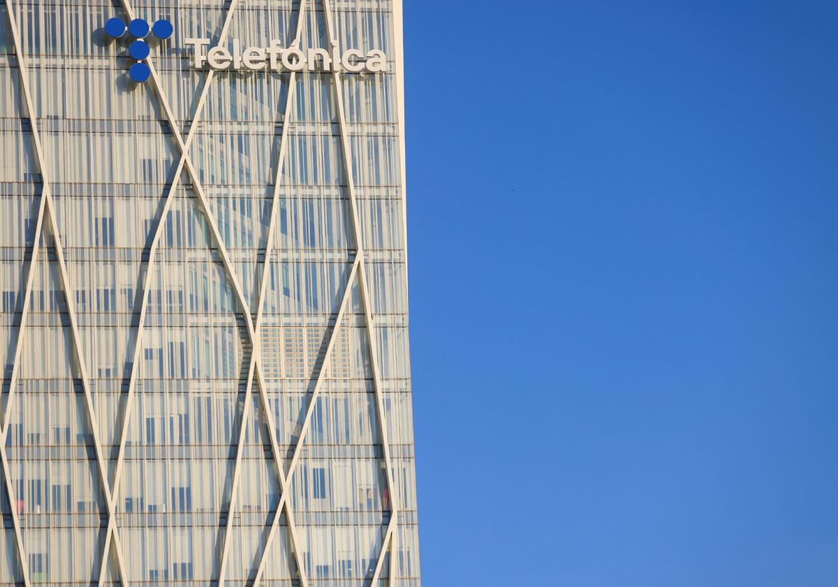 Telefonica Sells 7.08 Percent Stake in El Pais Owner Prisa for 34 Million Euros