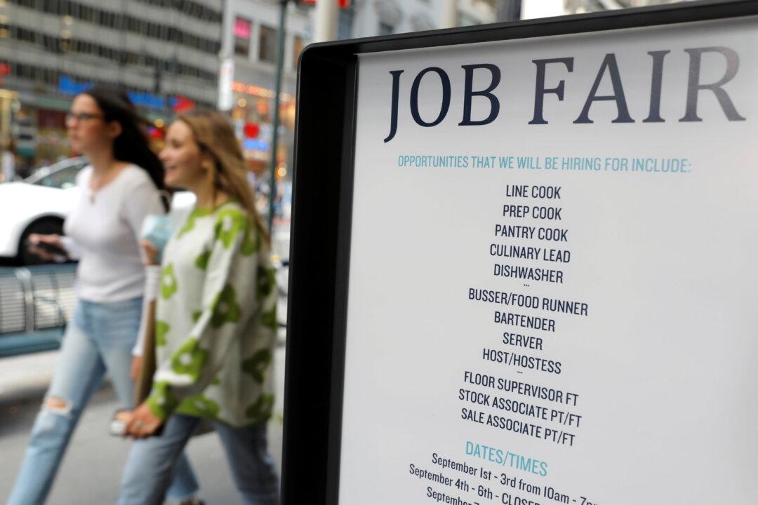 US Labor Market in Spotlight as Weekly Jobless Claims Hit 4-Month High
