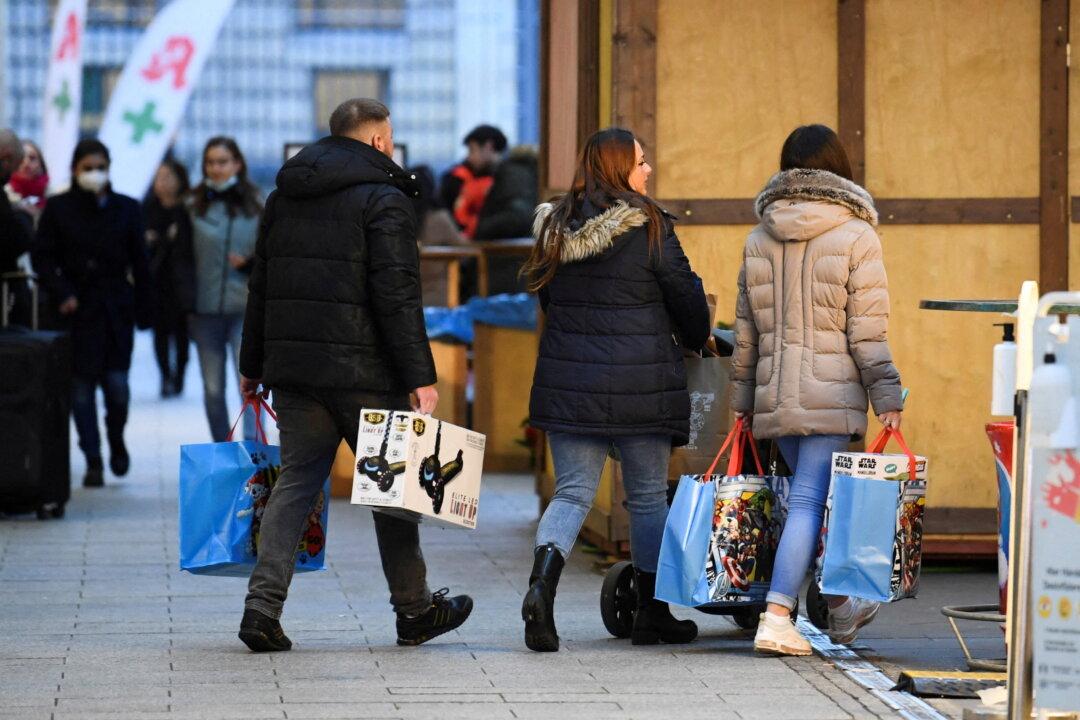 German Consumer Morale Inches Up After Falling to Record Low: GfK