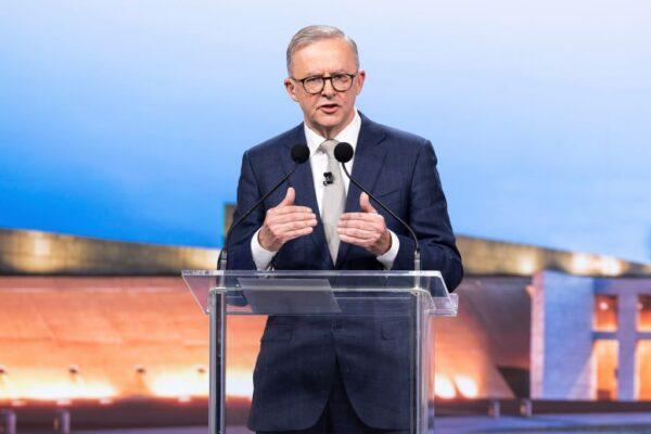 Australian opposition leader Anthony Albanese debates on live television ahead of the federal election at the Nine studio in Sydney, Australia, on May 8, 2022. (Alex Ellinghausen - Pool/Getty Images)