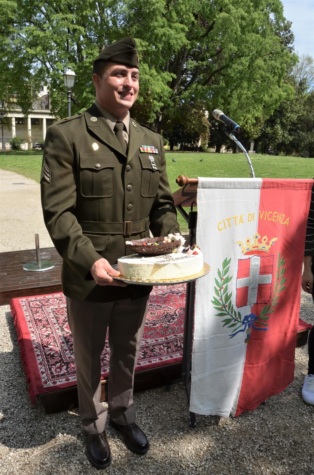Soldiers from U.S. Army Garrison Italy returned a birthday cake to Meri Mion, in Vicenza, Italy, on April 28, 2022. (Courtesy of Laura Kreider/<a href="https://www.dvidshub.net/image/7165392/soldiers-us-army-garrison-italy-return-birthday-cake-after-77-years">U.S. Army Garrison Italy</a>)