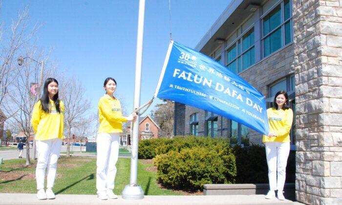 Canadian Cities Raise Falun Dafa Flag Ahead of 30th Anniversary of the Spiritual Practice’s Spread