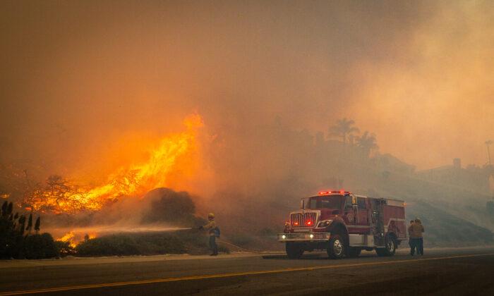 California Coastal Fire Burning Down Homes, Forcing Hundreds of Evacuations