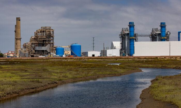 Huntington Beach Desalination Plant Prepares for Coastal Commission Review