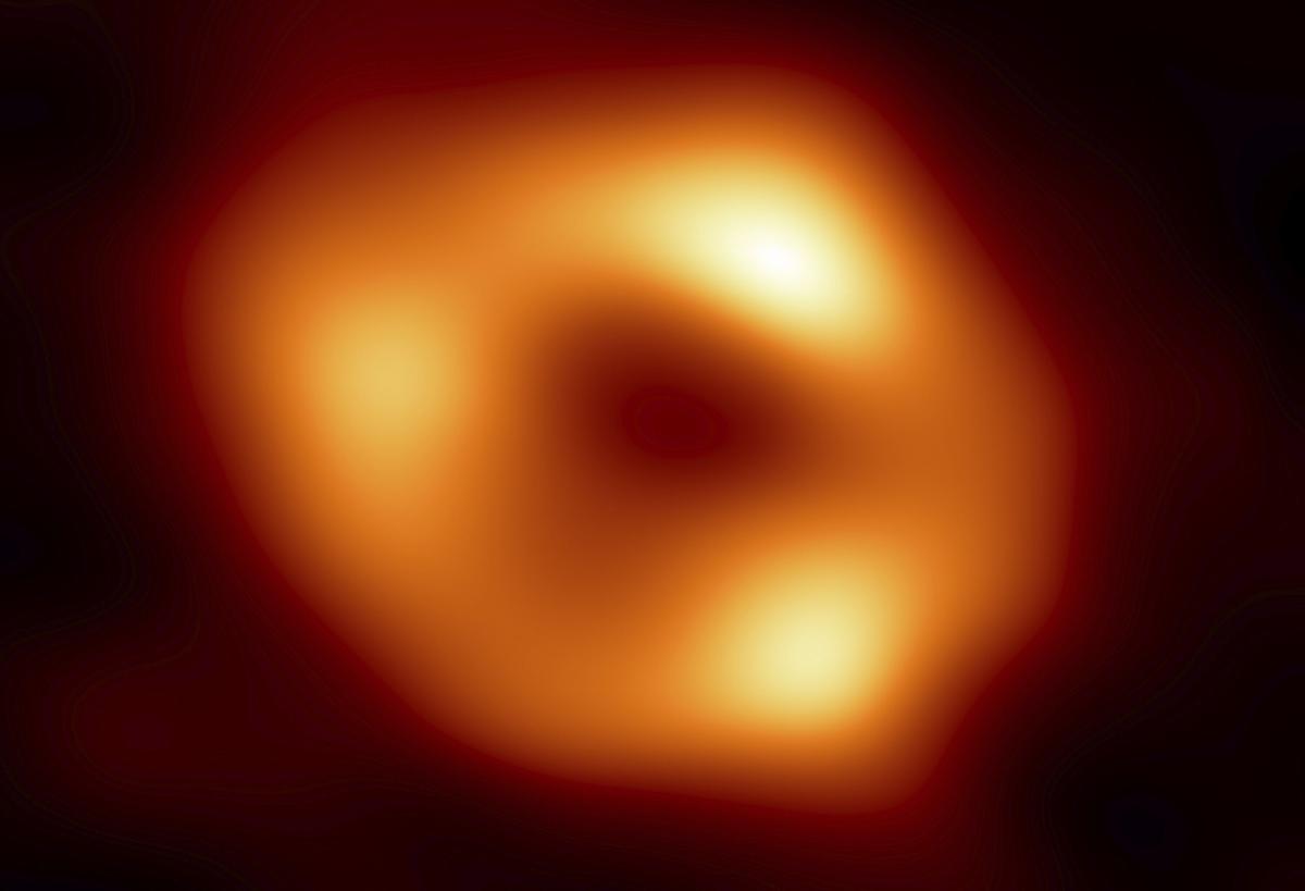 Astronomers Capture 1st Image of Milky Way’s Huge Black Hole