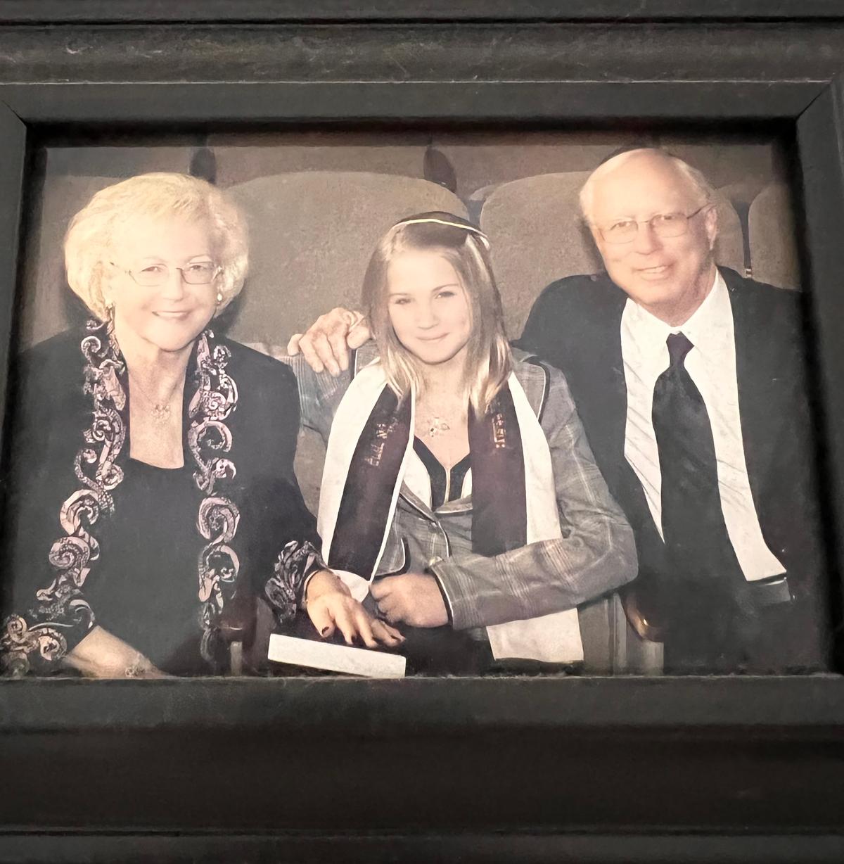 Samantha with her grandparents. (Courtesy of <a href="https://www.instagram.com/samnicolehamilton/">Sami Hamilton</a>)