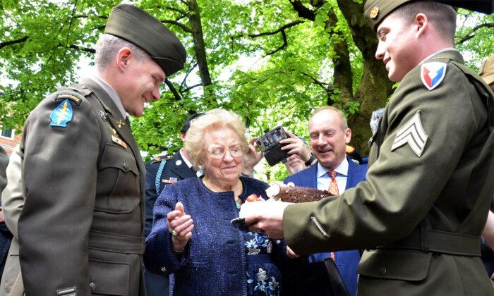 US Army Replaces Birthday Cake Stolen From Italian Girl in 1945, 77 Years Later